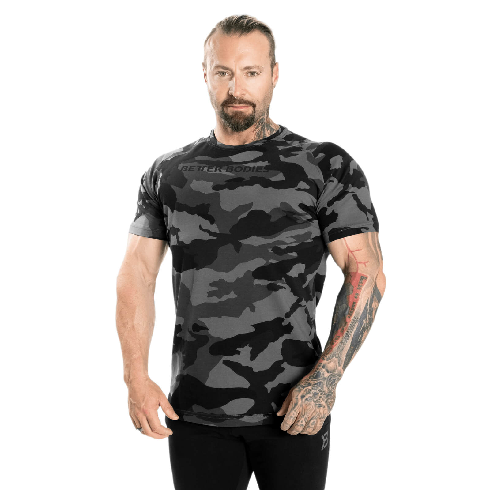 Sjekke Gym Tapered Tee, dark camo, Better Bodies hos SportGymButikken.no