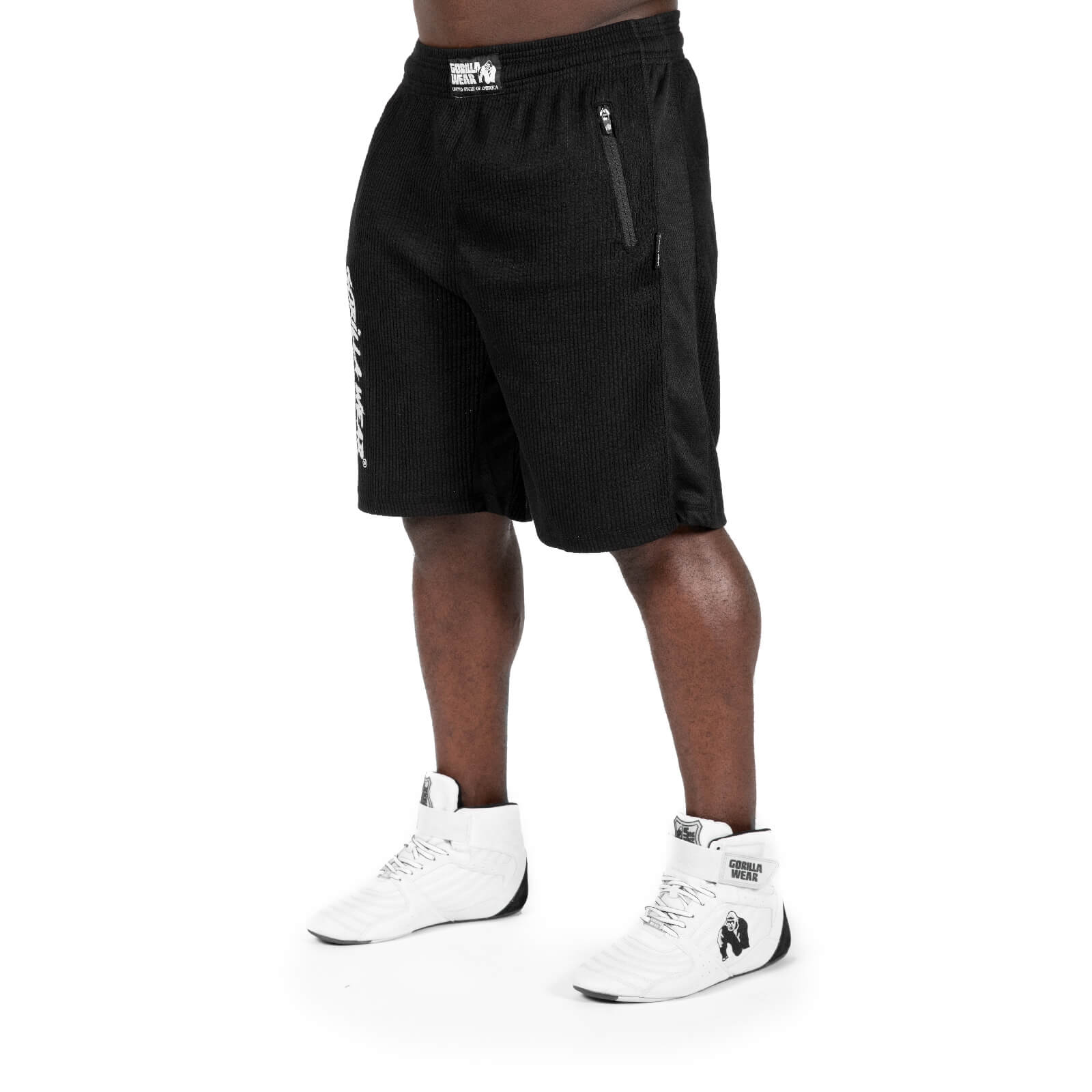 Sjekke Augustine Old School Shorts, black, Gorilla Wear hos SportGymButikken.no