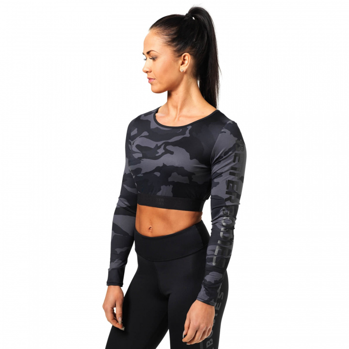 Sjekke Chelsea Cropped L/S, dark camo, Better Bodies hos SportGymButikken.no