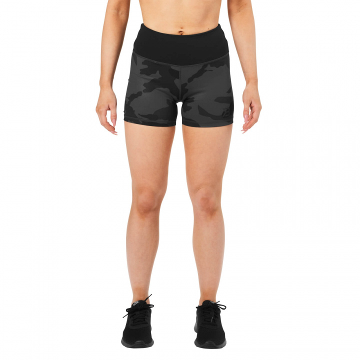 Sjekke Chelsea Hotpants, dark camo, Better Bodies hos SportGymButikken.no