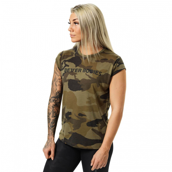 Sjekke Astoria Tee, dark green camo, Better Bodies hos SportGymButikken.no