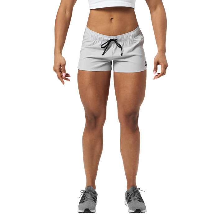 Sjekke Nolita Shorts, frost grey, Better Bodies hos SportGymButikken.no