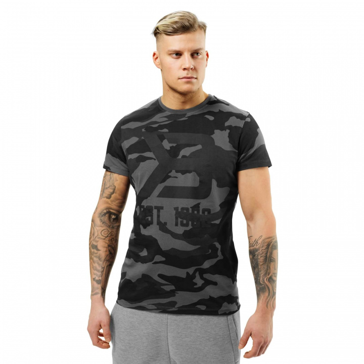 Sjekke Washington Tee, dark camo, Better Bodies hos SportGymButikken.no