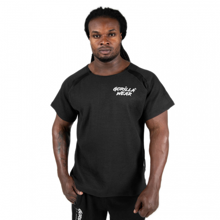 Sjekke Augustine Old School Work Out Top, black, Gorilla Wear hos SportGymButikk