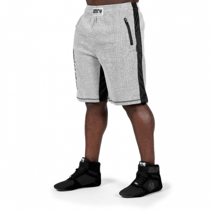 Sjekke Augustine Old School Shorts, grey, Gorilla Wear hos SportGymButikken.no