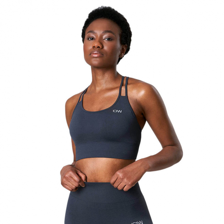 Sjekke Ribbed Define Seamless Sports Bra, smokey blue, ICANIWILL hos SportGymBut